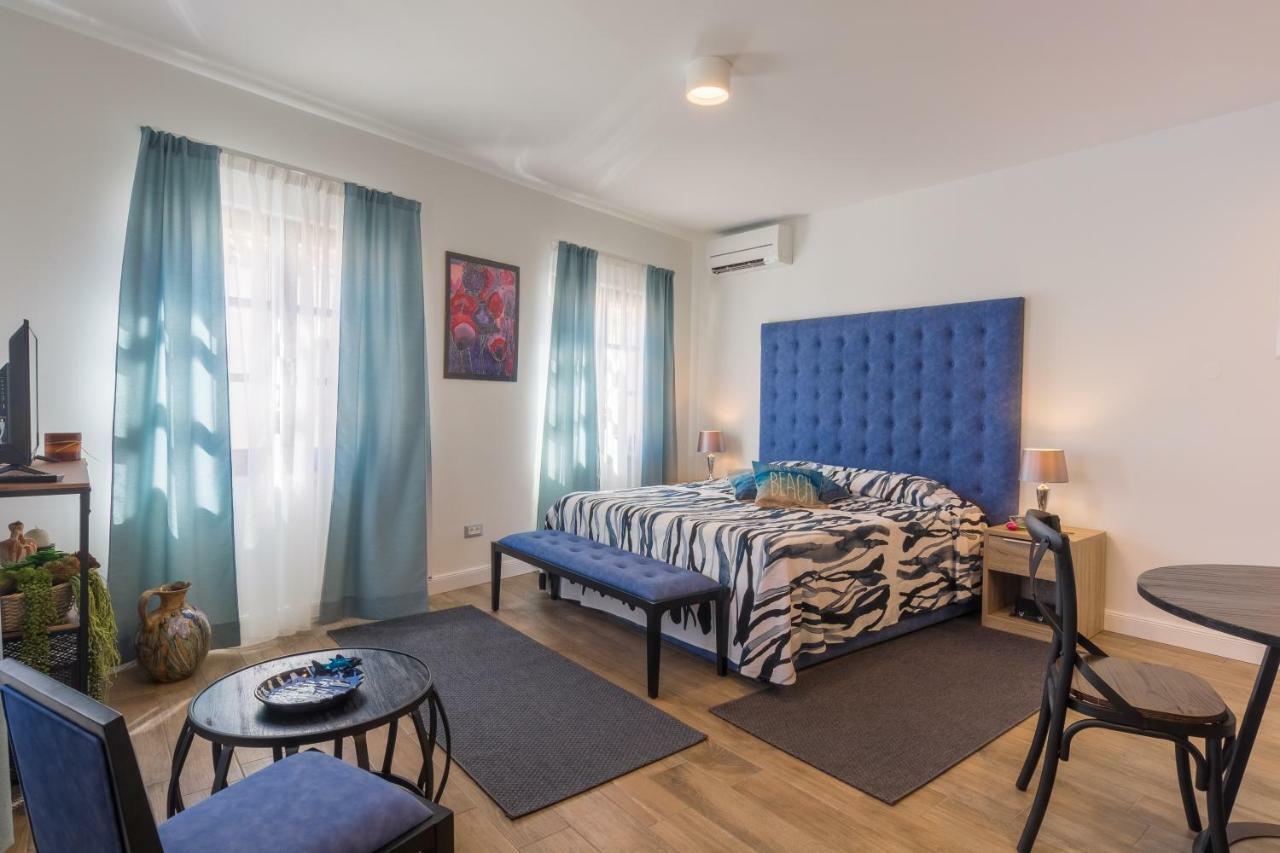 Apartments Mihael Nin Exterior photo