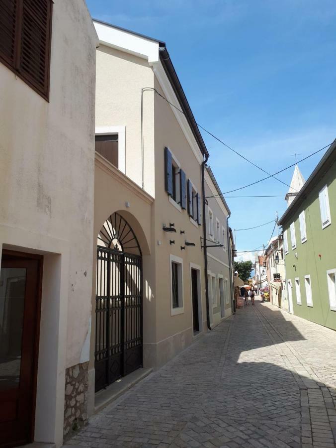 Apartments Mihael Nin Exterior photo